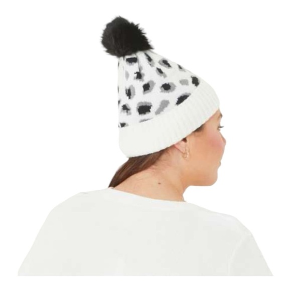 NWT-VIRGINIA WOLF-LEOPARD PRINT BEANIE - Picture 2 of 5